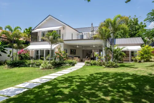 8 Bedroom Luxury Villa - Absolute Seaside Property