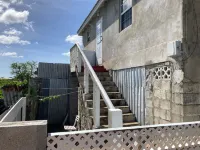 A Breezy hideaway, 10 mins from the largest town and beach.