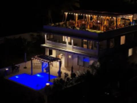 Casa Bella - El Yunque Rainforest Mansion with Panoramic Views + Rooftop Lounge