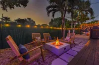 Marathon Family Retreat:  Pool, Hot Tub & Outdoor Movie Theater