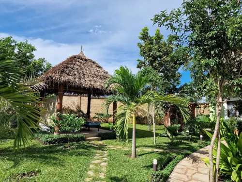 Dream villa Maisha Mazuri with staff