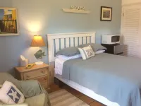 Las Brisas apartment with pool and walk to beach + EV chargers Hotels in Smith's