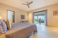 Luxury 5Br Ocean View Villa w/ Pool, Hot Tub & Concierge/Sleeps 12/Beach 5 Min