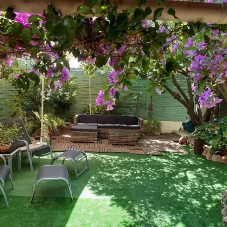 Beautiful apartment with private garden