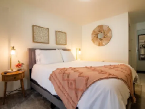 Quiet cozy 1 bedroom 1 bathroom just 2 blocks from beautiful beaches! Hotels in Arecibo