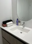 1 Bedroom Luxury Condo Apartment In The Heart of Thornhill | Parking Included Hotel in zona Vaughan Mills
