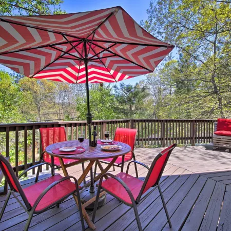 Game Room: Lovely Lake Arrowhead Home!