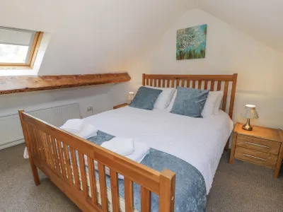 Snowdon View Hotels near St Padarn's Church