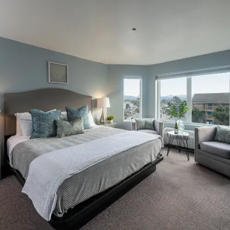 The Seaside Oceanfront Inn