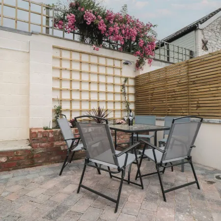 2 Staveley Cottages Hotels in Driffield