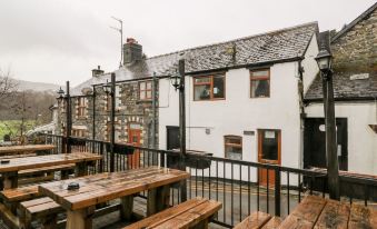 Triangle Inn Coachouse