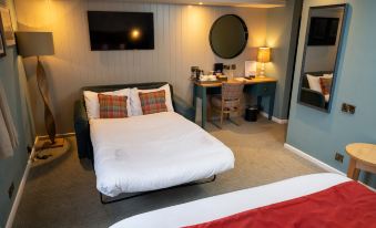 Berkshire Arms by Chef & Brewer Collection