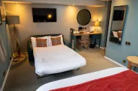 Berkshire Arms by Chef & Brewer Collection Hotels in Kingsclere