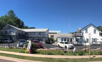 Harbor's Edge Motel