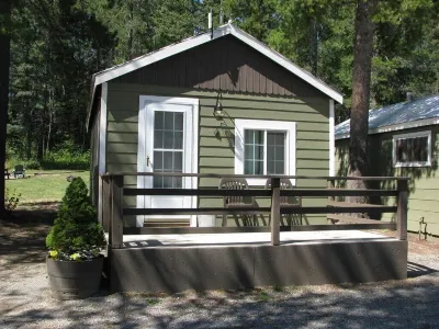 Evergreen Motel