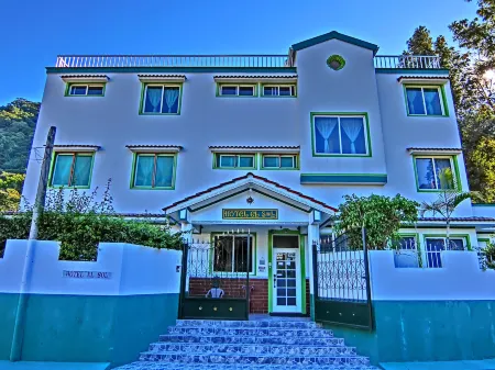 Hotel El Sol Отели рядом с достопримечательностью «Porta Hotel del Lago»