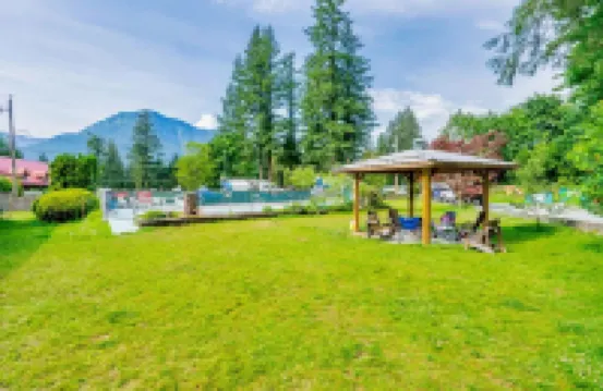 假日汽車旅館及RV度假村