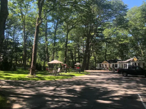 Hanscom's Motel & Cottages