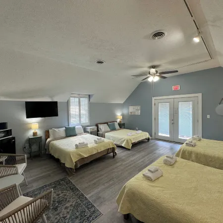 Harbour Square Suites