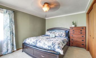 Walk to Park: Waterloo Home w/ Furnished Deck