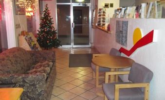 National 9 Inn Sand Canyon