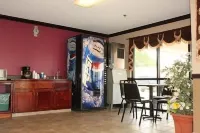 Holiday Lodge Hotels in Pittsburg