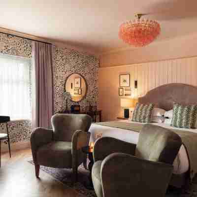 The Ashe Hotel Rooms