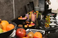Alexander Hotel - breakfast