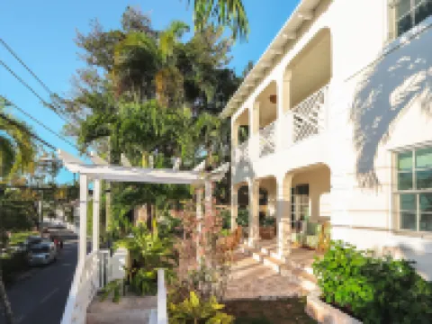 The Rock House Hotel Hotels in Dunmore Town