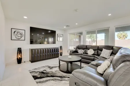 7 Mi to State Farm Stadium: Family Home w/ Pool