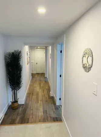 NEW apartment in Shediac Cape close to beaches! Отели в г. Шедиак Бридж