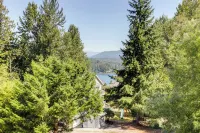 Modern Bellingham Retreat Near Galbraith Mountain! - Homestays