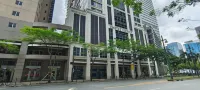 Premium BGC 2 BR Condo South of Market- Pool-Sauna
