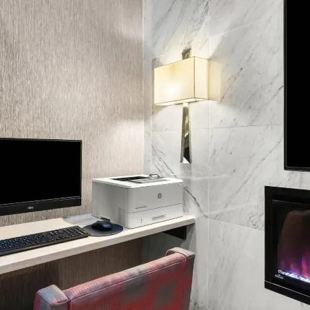 Comfort Inn Prospect Park-Brooklyn Отели рядом с достопримечательностью «Союз Холл»