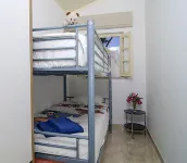 Sunny ap. with pool for 2 people (+2 young) right on the sea in a prime location Hotels in Ferragudo