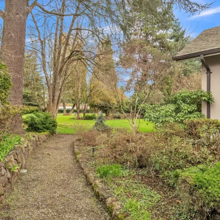 Eugene - Close to Everything 3 Bedroom Home by RedAwning