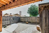 Walk to Texas Tech! Cozy Lubbock Gem w/ Patio - Homestays