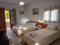 Harry's Bar & Apartments Ξενοδοχεία στην πόλη Θινάλι
