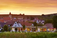 Kreuz-Post Hotel-Restaurant-Spa Hotels in Vogtsburg im Kaiserstuhl