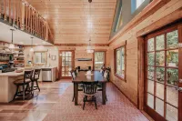 21gs - Log  - Pets Ok - Sleeps 6 3 Bedroom Home by RedAwning Hotels in Deming