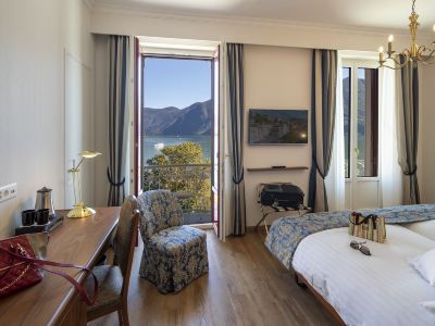 International au Lac Historic Lakeside Hotel