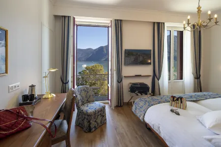 International au Lac Historic Lakeside Hotel