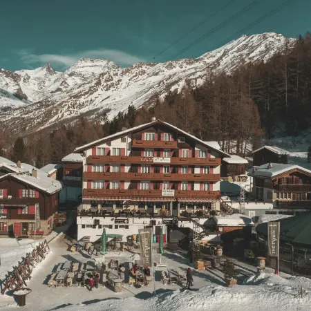 Hotel the Larix Ski-in Ski-Out