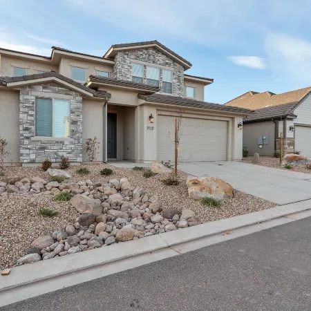 Desert Escape at Ladera 4 Bedroom Home by Redawning