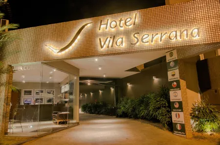 Hotel Vila Serrana Отели в г. Сети-Лагоас