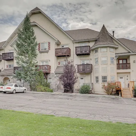 Luxe Midway Condo w/ Golf Course & Mountain Views!