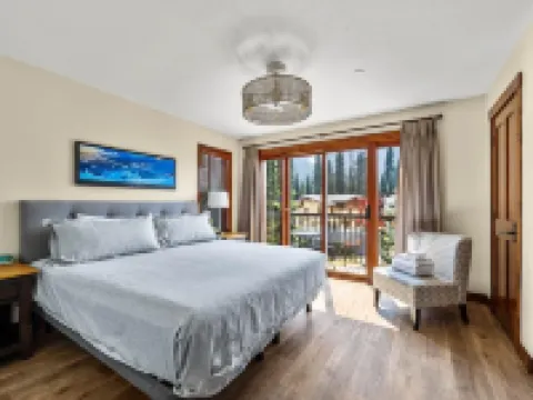 Trappers Landing #30 2 Bedroom Townhouse Hotels in Sun Peaks