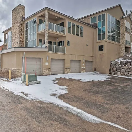 Luxe Brian Head Escape w/ Hot Tub & Mtn Views