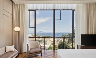 De Bonart Naples, Curio Collection by Hilton