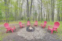 Pet-Friendly Kalkaska Home ~ 19 Mi to Torch Lake! - parking